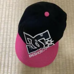 DC SHOE CO. 黒ピンクキャップ