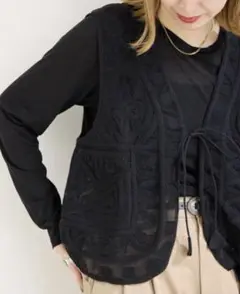 新品未使用⭐︎ベーセーストック　メッシュ刺繍ベスト　ブラック
