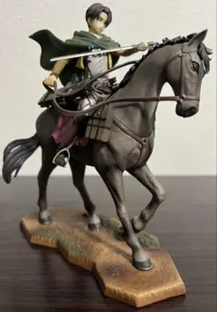 進撃の巨人　一番くじ　騎馬リヴァイ　フィギュア