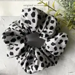 アニマル柄 ☆ シュシュ ハンドメイド ヘアゴム シンプル ダルメシアン柄