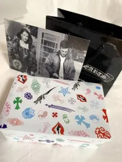 クロムハーツ・クッキーボックス缶・クロムハーツ東京20周年 CHROME HEARTS クロムハーツ東京20周年限定コラボクッキー缶 メンズ