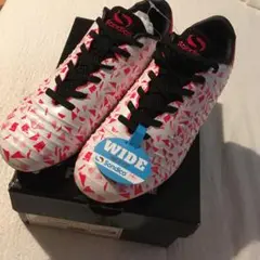 サッカースパイク　ソンディコスパイク22.5センチ