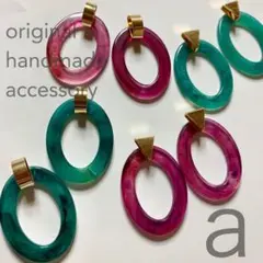 2043☺︎メタルゴールドとオーバルフープのピアス☺︎