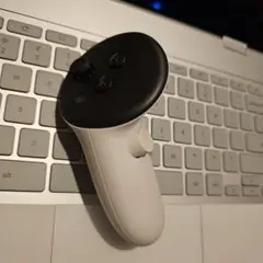 Meta Quest Touch Plusコントローラー（左）