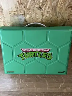 コミコン限定　super7 タートルズ　トランクケースフィギュア付
