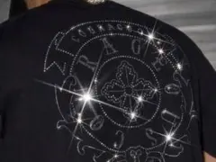 新品未使用　人気　やりら　黒　クルーネック半袖ブラックTシャツ￼ ラインストーン