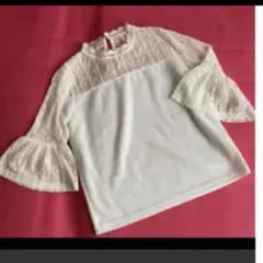 美品　レースのカットソー　Mサイズ　 トップス　オフィスカジュアル　春服　夏服