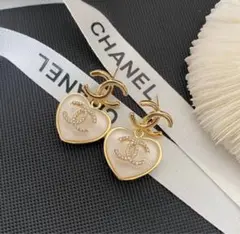 A1098 CHANEL ヴィンテージ チャーム ハート型ピアス ココマーク
