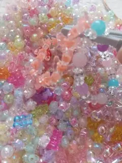 カラフルビーズとスイーツチャームセット