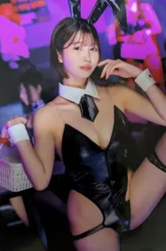 通販限定「唯井まひろ（開脚バニーガール姿）2L生写真」新品　現在入手困難！