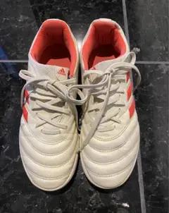 adidas スニーカー