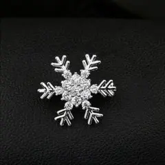 雪花 雪の結晶 ブローチ クリスマス ラインストーン アクセサリー 冬