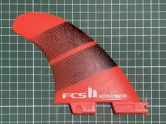 FCS2 M ACCELERATOR フィン ボトムから見て右フィンのみ
