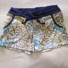 ミカノMIKANO　ショートパンツ