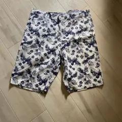 パイナップル柄ショートパンツ