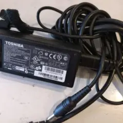東芝　ACアダプター PA3917U-1ACA
