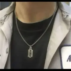 ジョジョの奇妙な冒険　極最小　リゾットネェロ　カミソリ　ネックレス