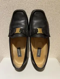 BALLY レディース ブラックレザー ローファー
