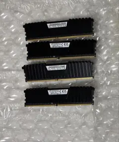 Corsair DDR4 4 x 8GB メモリ