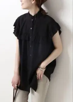 【最終値下げ】spick&span フリル付き 黒 フレンチスリーブシャツ