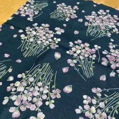 花柄　生地　ブラック　綿麻シーチング　生地 108cm×32cm