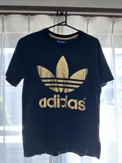 adidas ゴールドロゴ Tシャツ ブラック