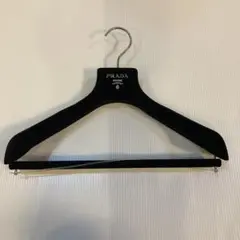 PRADA 黒 ハンガー