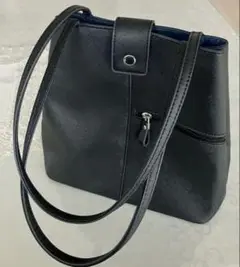 レディース　ショルダーバッグ　黒