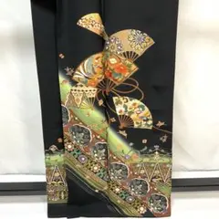 C426正絹黒留袖　比翼無し　五つ紋　作家物落款　螺鈿　金駒刺繍金銀箔　美品着物