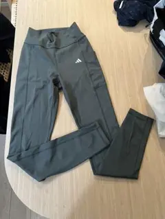 Item thumbnail for item 7d8323b4-3241-4ed8-b6aa-d9fdba2abed8