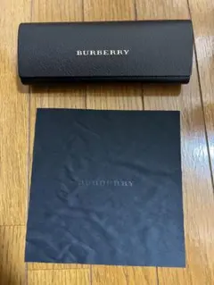 【極美品】バーバリー メガネケース（ブラック）