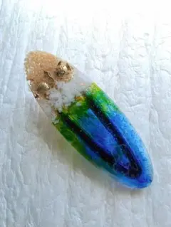 ハンドメイド　キラキラな海のレジンヘアクリップ　ゴールド　海辺　夏　綺麗な海