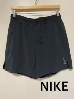 新品タグ付き　NIKE yoga ナイキヨガ　ハーフパンツ　ショートパンツ　L