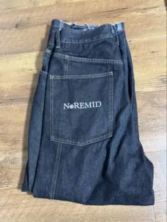 noremid デニム ネイビー 裾口に穴やダメージあり