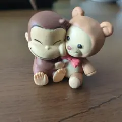 おさるのジョージ むぎゅっと！くまのぬいぐるみ