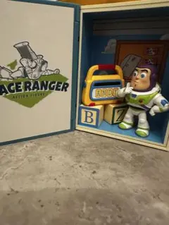 バズ・ライトイヤー アクションフィギュア