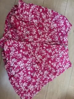 新品未使用　花柄フレアショートパンツ ピンク　ウエスト64