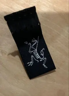アークテリクス ブランドタグ 刺繍 中古