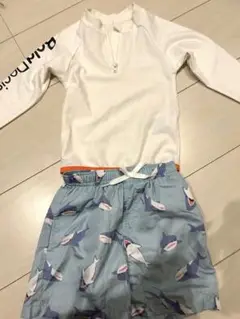 サメ柄ショートパンツ　ラッシュガードセット