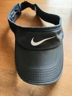 Nike ブラック サンバイザー