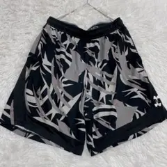 アンダーアーマー　迷彩柄　水着　メンズ　M 黒と灰色　ポケット