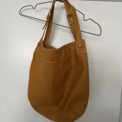 キャメル色レザーショルダーバッグ