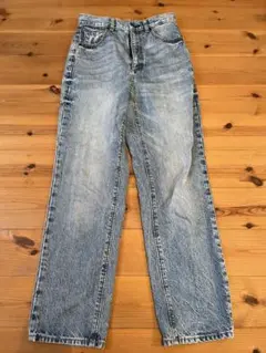 GU ハイウエストストレートジーンズ　ジーユー