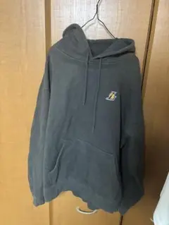バスケ　レイカーズパーカー