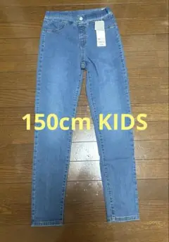 Item thumbnail for item 8553ecc4-28a7-42a5-bf94-0698d6e9cccd