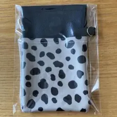 人気‼︎ラミネート・合皮　ポケットペンケース　ベージュ　レオパード柄