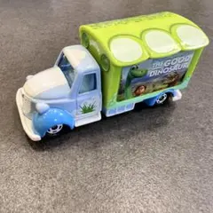 トミカ　ディズニーモーターズ　グッディキャリー　アーロと少年