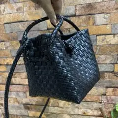 【セール】キューブ型がキュート♡かごバッグ♡ブラック♡新品♡2way♡メルカド
