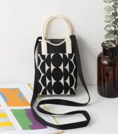 【未使用保管品】ニット編みスマホミニショルダーバッグ/emonique