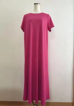CapriciousMie. ショッキングピンク　マキシワンピース　半袖